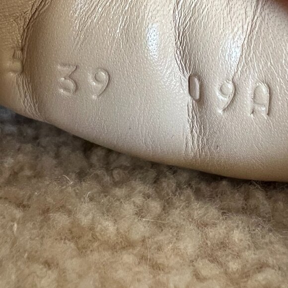 GUCCI Wool Slide Sandals - EXCELLENT CONDITION Size EU39/US9 - Picture 10 of 11